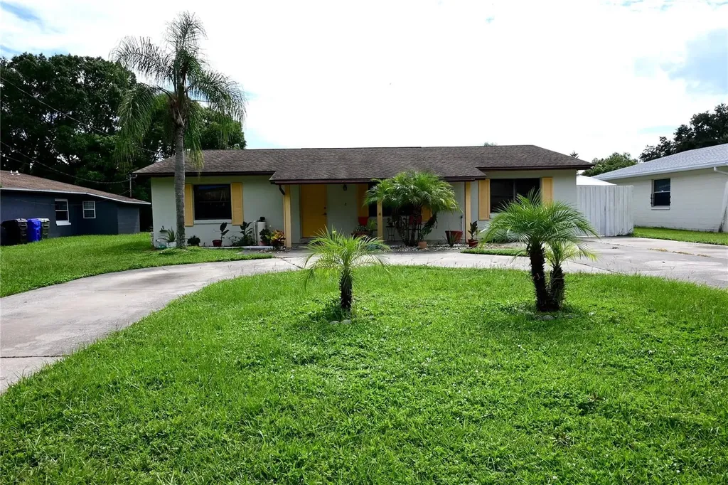 615 N Forrest Avenue Kissimmee FL 34741