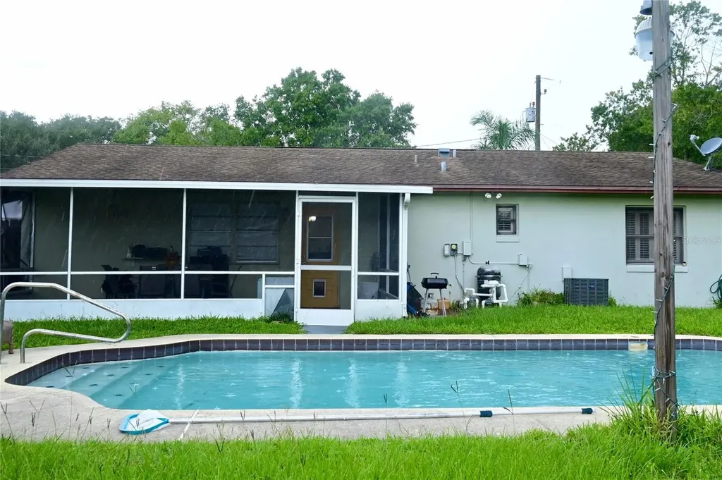 615 N Forrest Avenue Kissimmee FL 34741