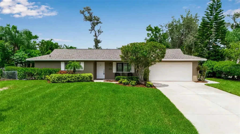 1833 Sandalwood Drive Sarasota FL 34231