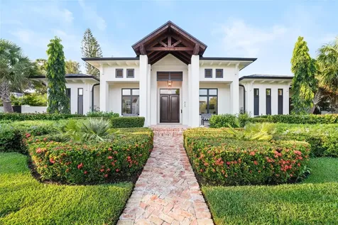 629 35th Avenue N St Petersburg FL 33704