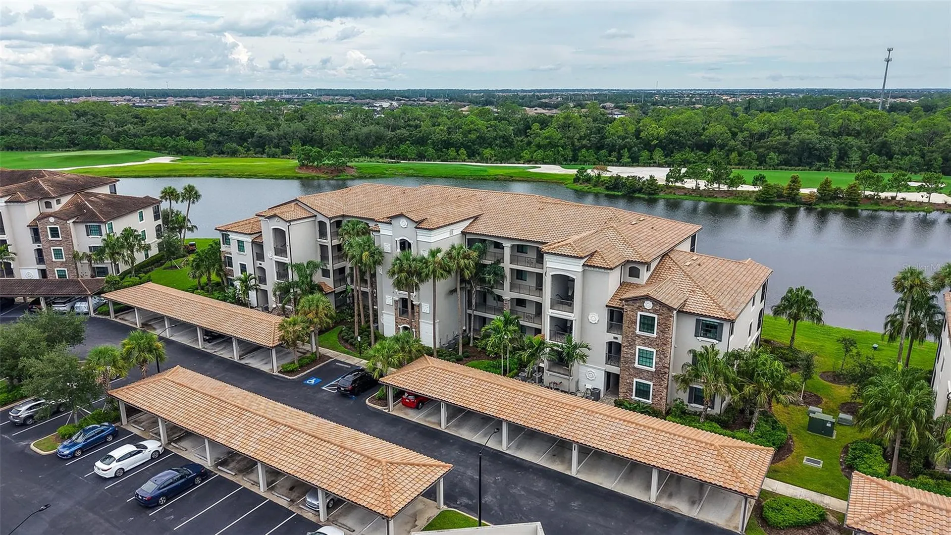 Bradenton FL, 16804 Vardon Terrace, Unit 107