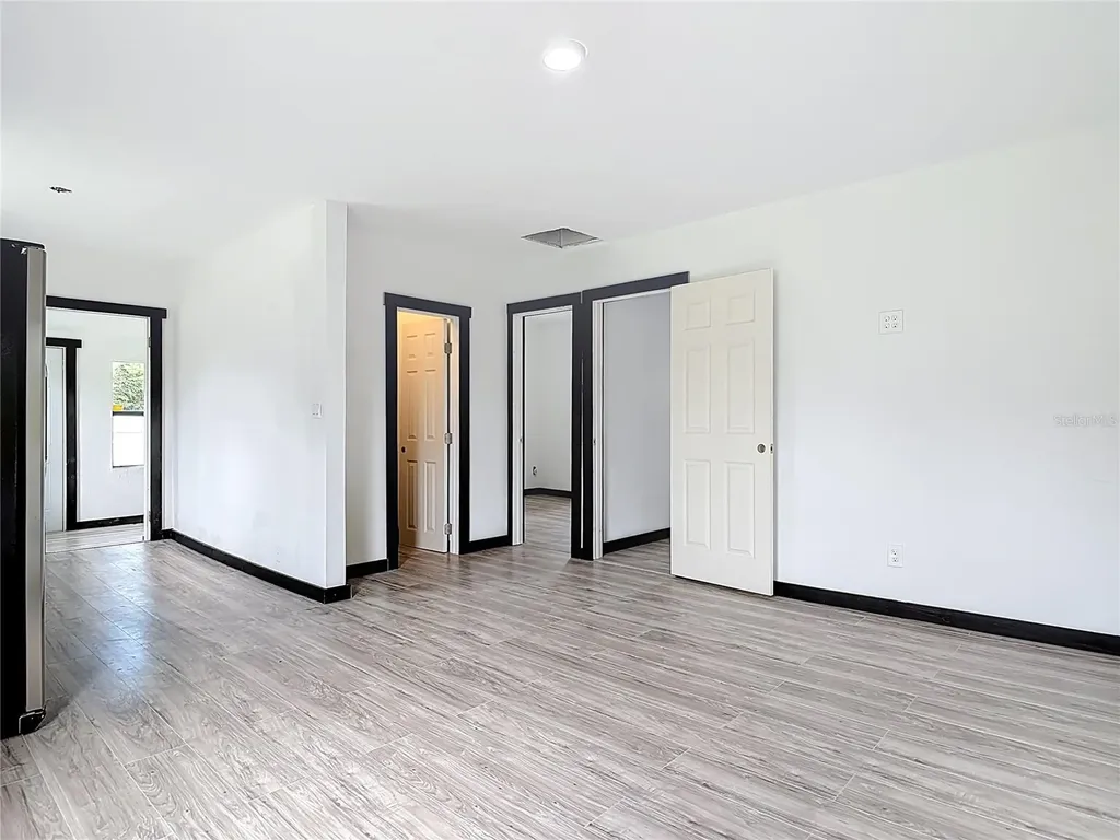 633 1/2 Elm Avenue Daytona Beach FL 32117