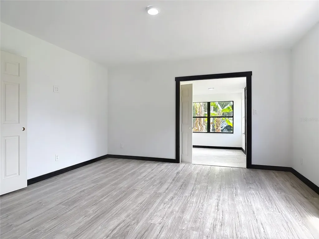 633 1/2 Elm Avenue Daytona Beach FL 32117