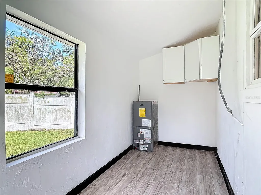 633 1/2 Elm Avenue Daytona Beach FL 32117