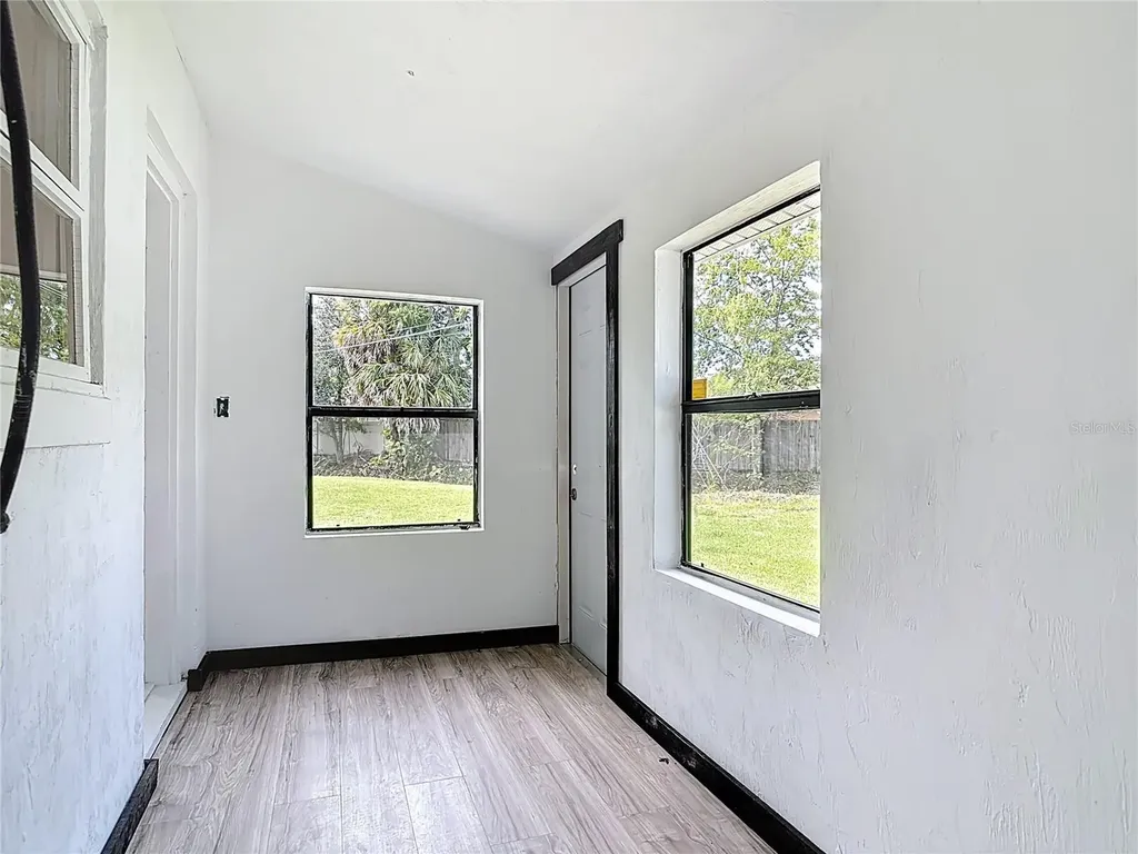 633 1/2 Elm Avenue Daytona Beach FL 32117