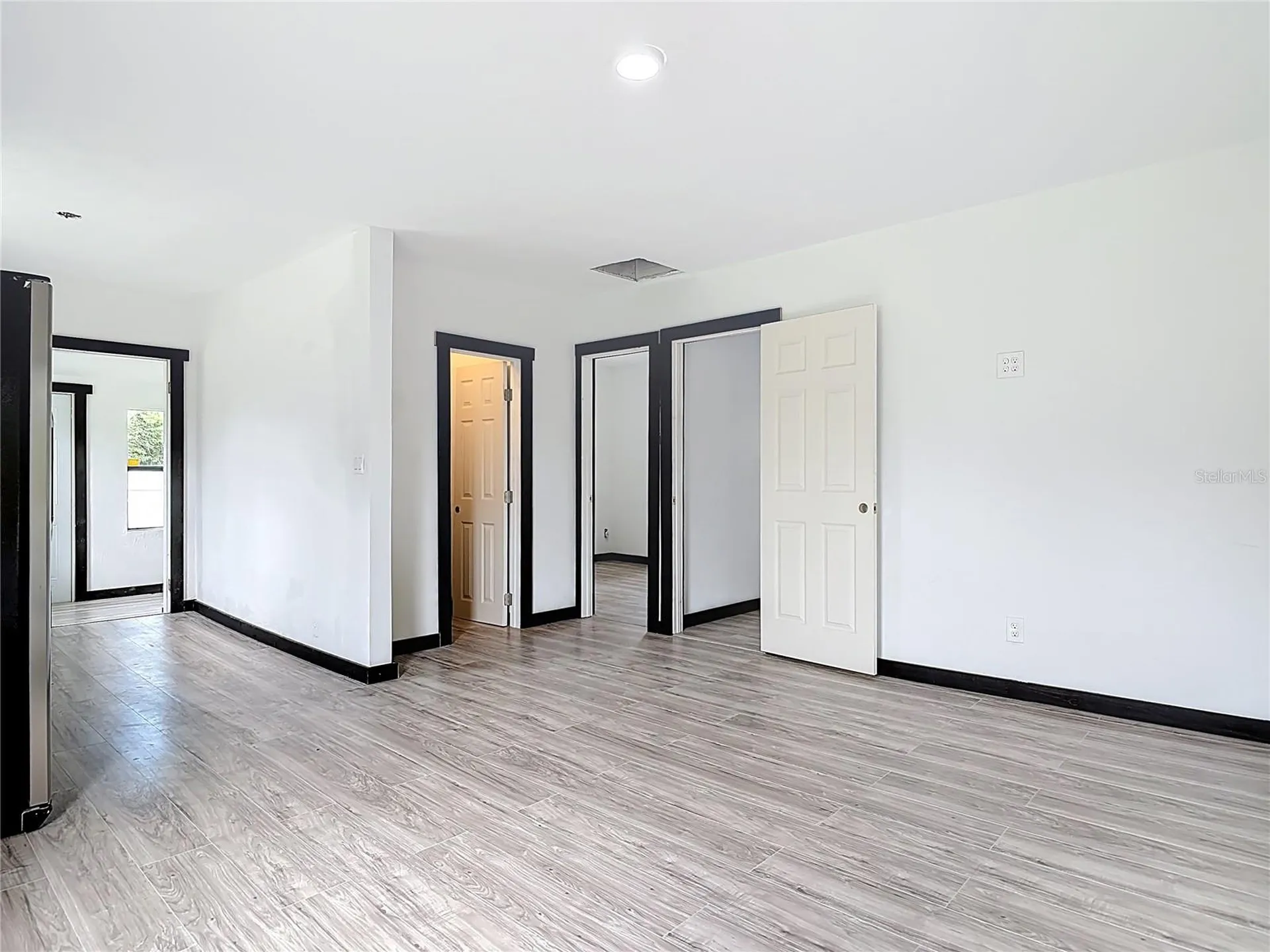 633 1/2 Elm Avenue Daytona Beach FL 32117