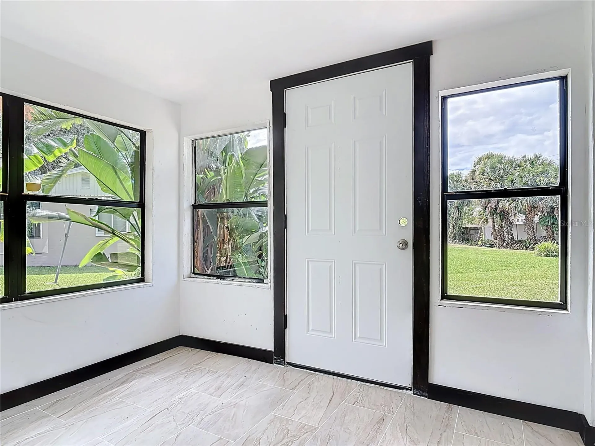633 1/2 Elm Avenue Daytona Beach FL 32117