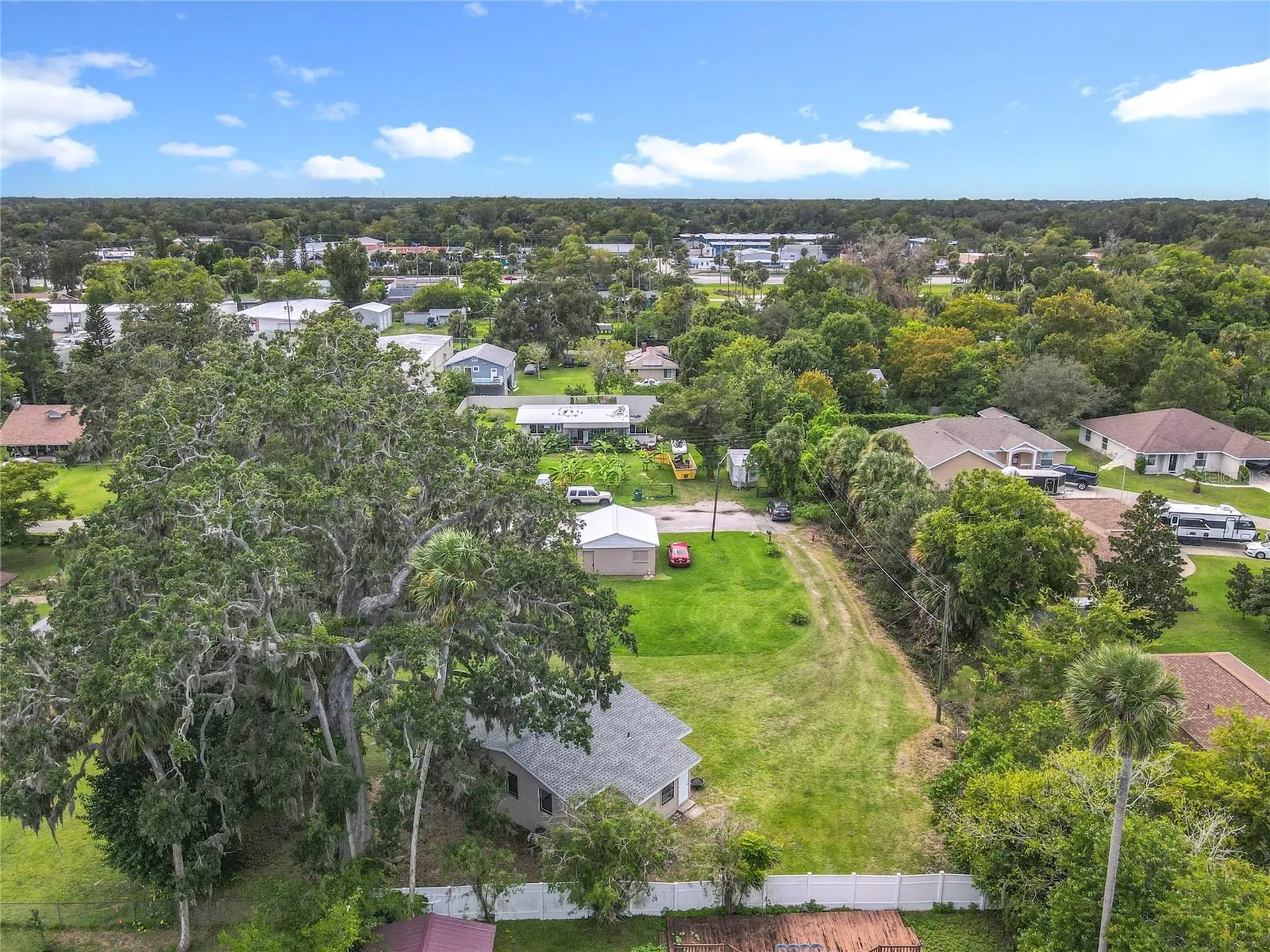 633 1/2 Elm Avenue Daytona Beach FL 32117