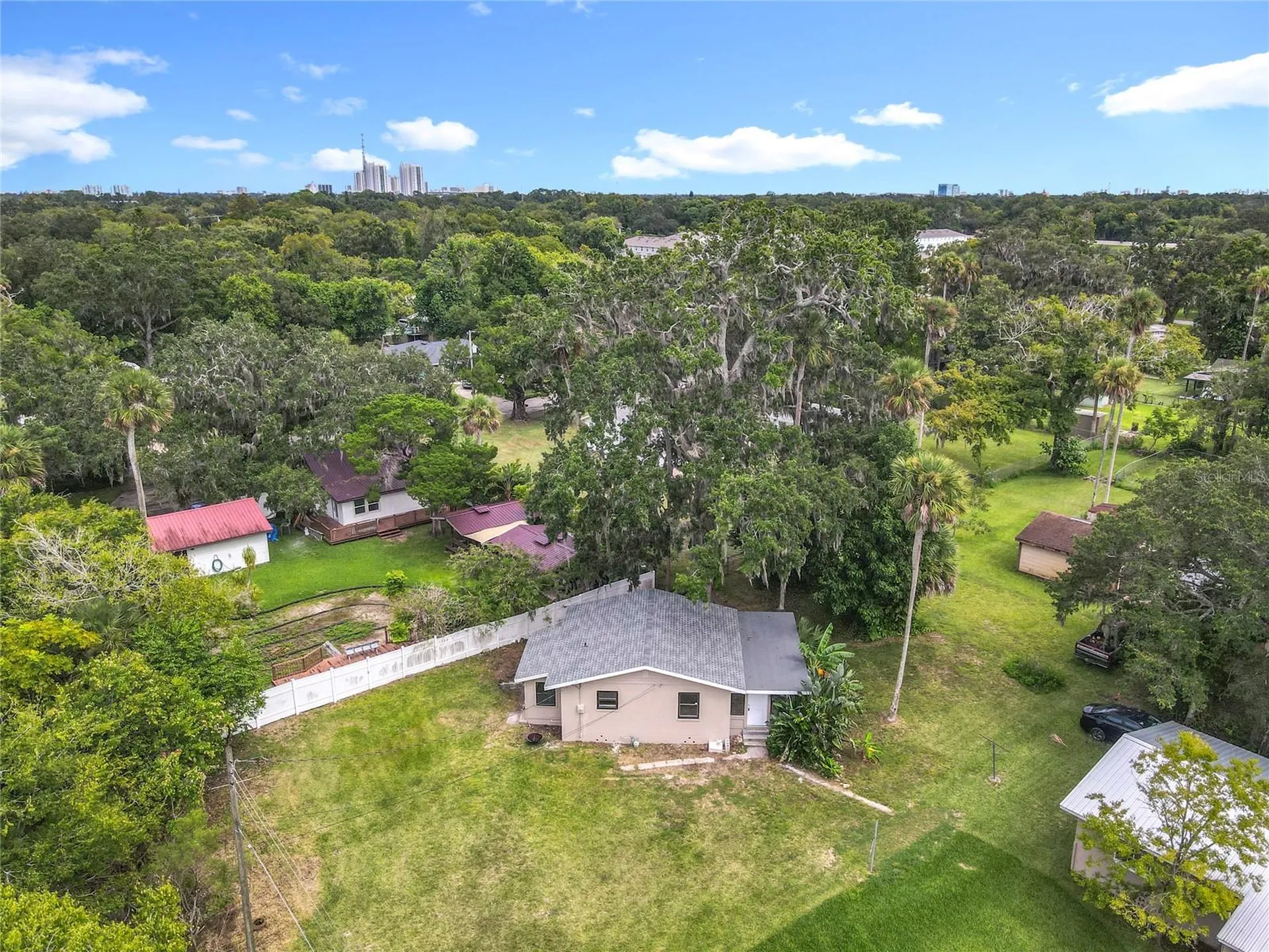 633 1/2 Elm Avenue Daytona Beach FL 32117