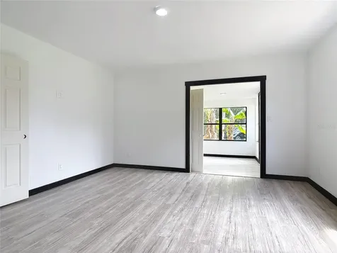 633 1/2 Elm Avenue Daytona Beach FL 32117