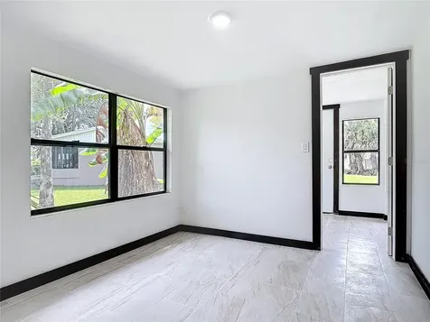 633 1/2 Elm Avenue Daytona Beach FL 32117