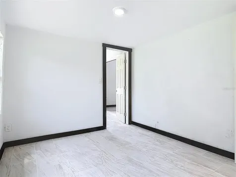 633 1/2 Elm Avenue Daytona Beach FL 32117