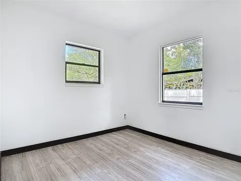 633 1/2 Elm Avenue Daytona Beach FL 32117