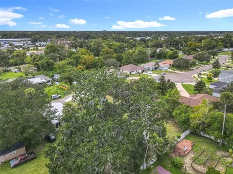 633 1/2 Elm Avenue Daytona Beach FL 32117