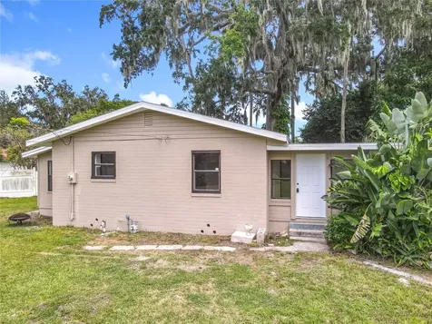 633 1/2 Elm Avenue Daytona Beach FL 32117
