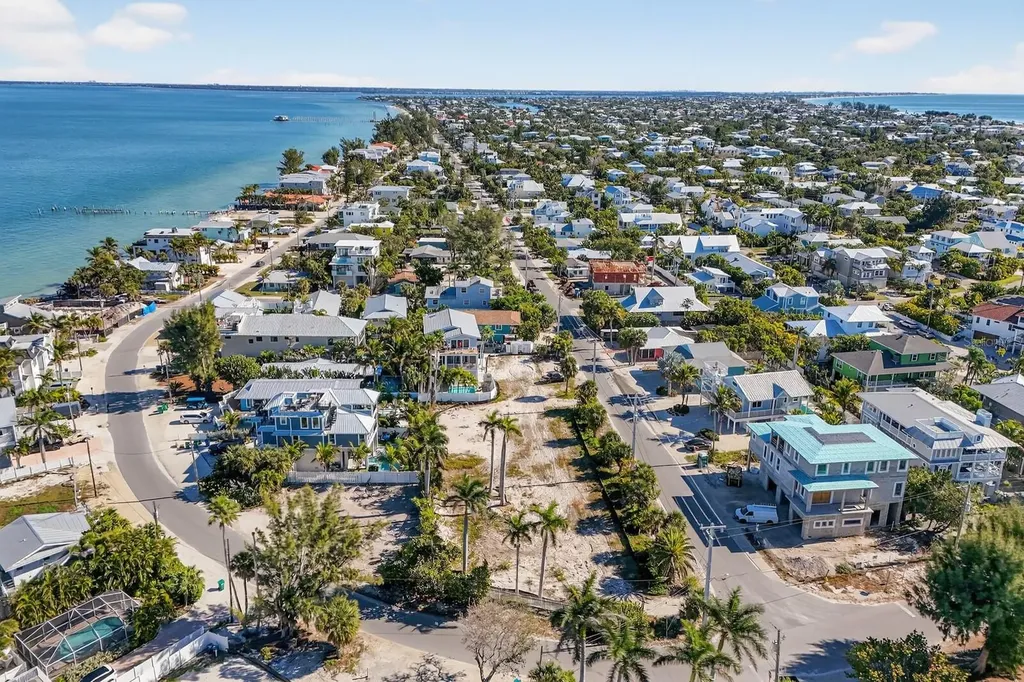 812 N Bay Boulevard Anna Maria FL 34216