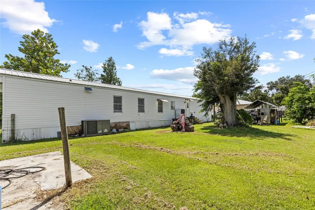 6585 NE 7th Street Okeechobee FL 34974