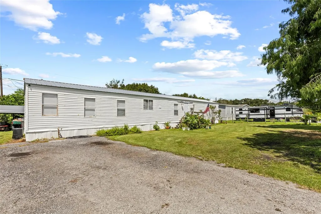 6585 NE 7th Street Okeechobee FL 34974