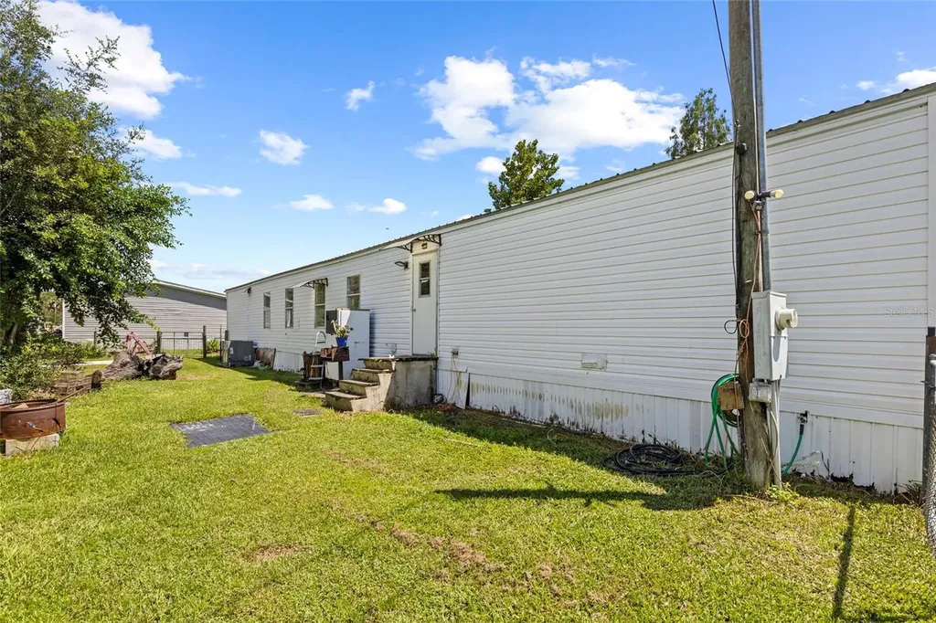6585 NE 7th Street Okeechobee FL 34974