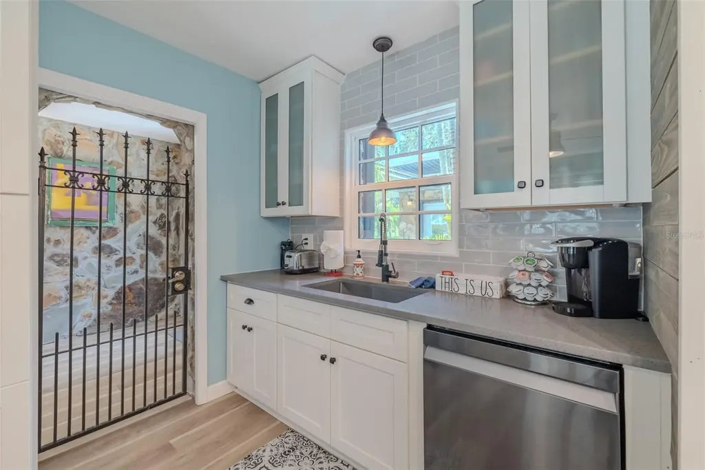 820 Blue Heron Boulevard Ruskin FL 33570