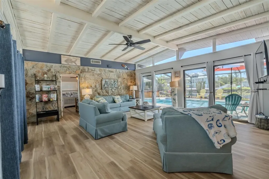 820 Blue Heron Boulevard Ruskin FL 33570