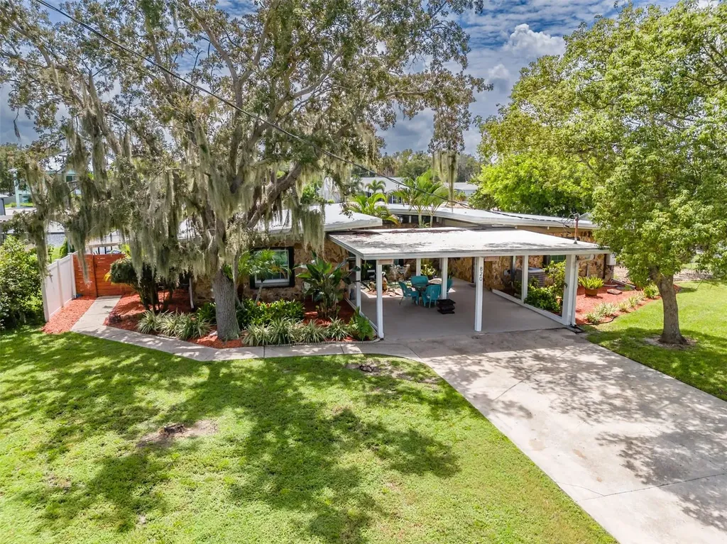 820 Blue Heron Boulevard Ruskin FL 33570