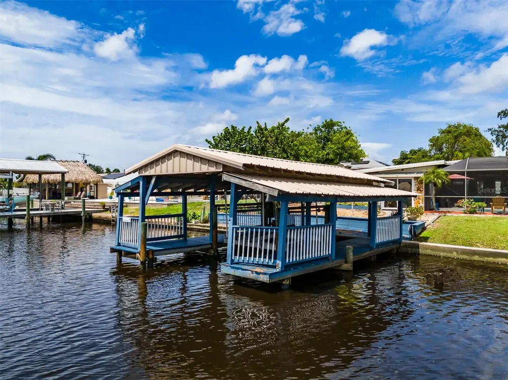 820 Blue Heron Boulevard Ruskin FL 33570