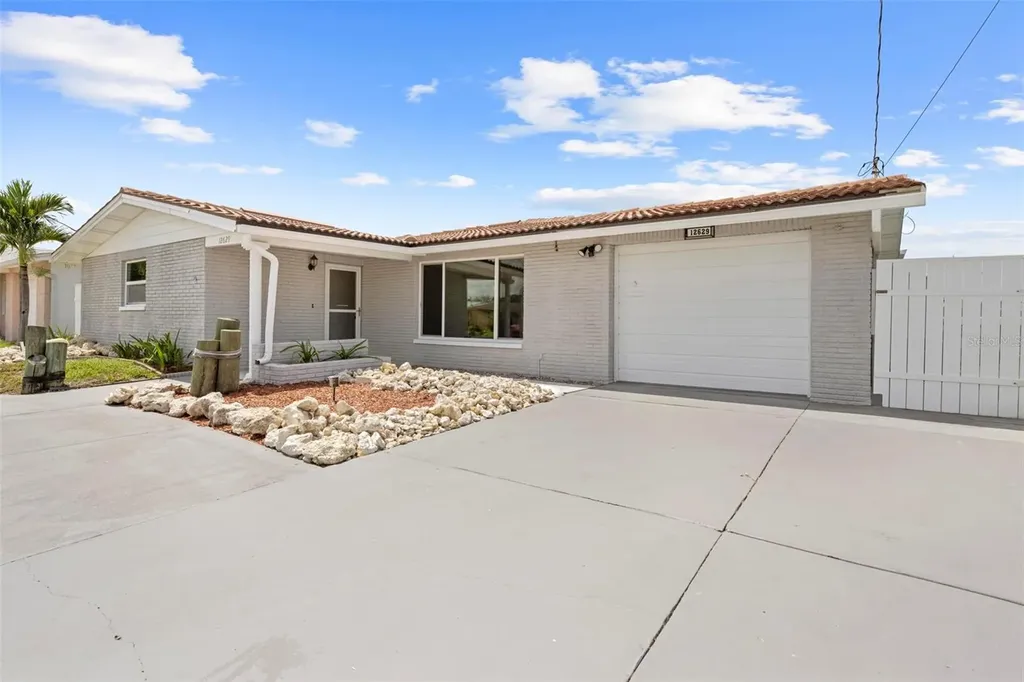 12629 2nd Isle Hudson FL 34667