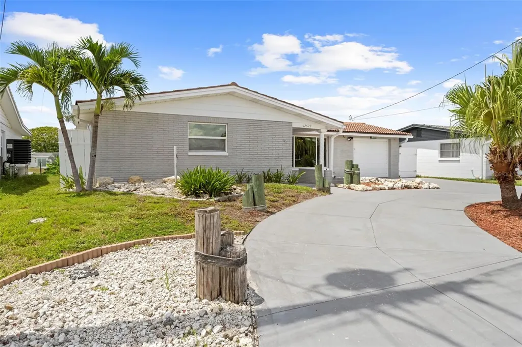 12629 2nd Isle Hudson FL 34667