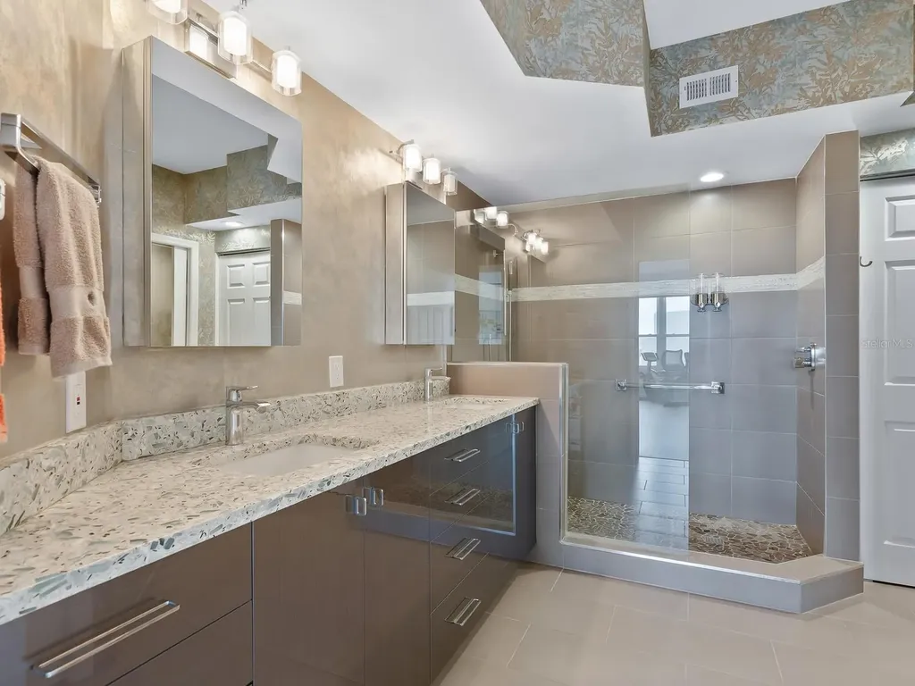 5420 Eagles Point Circle Sarasota FL 34231