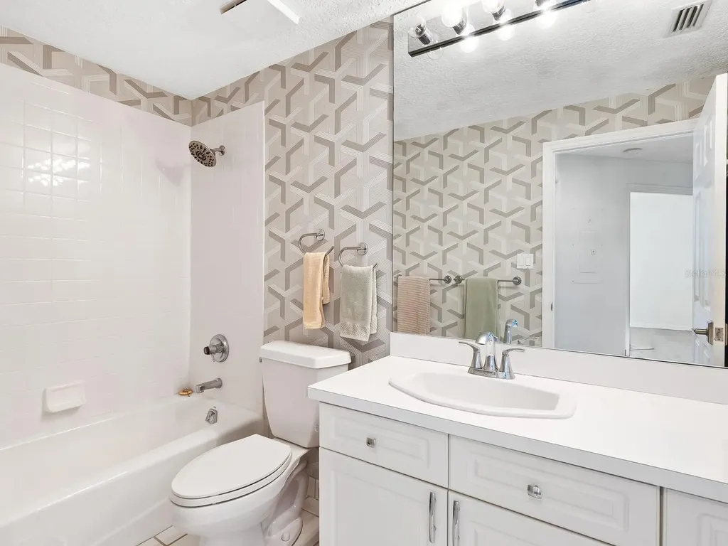 5420 Eagles Point Circle Sarasota FL 34231