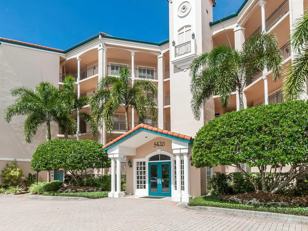 5420 Eagles Point Circle Sarasota FL 34231