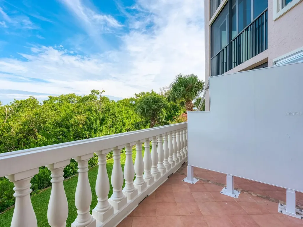 5420 Eagles Point Circle Sarasota FL 34231