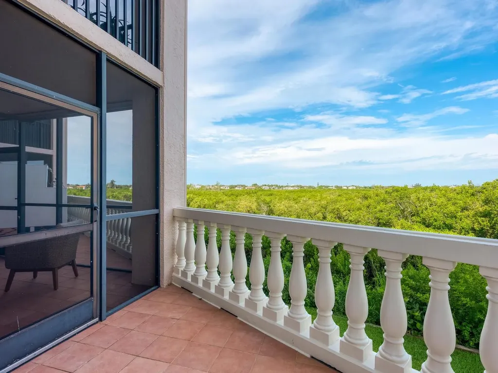 5420 Eagles Point Circle Sarasota FL 34231