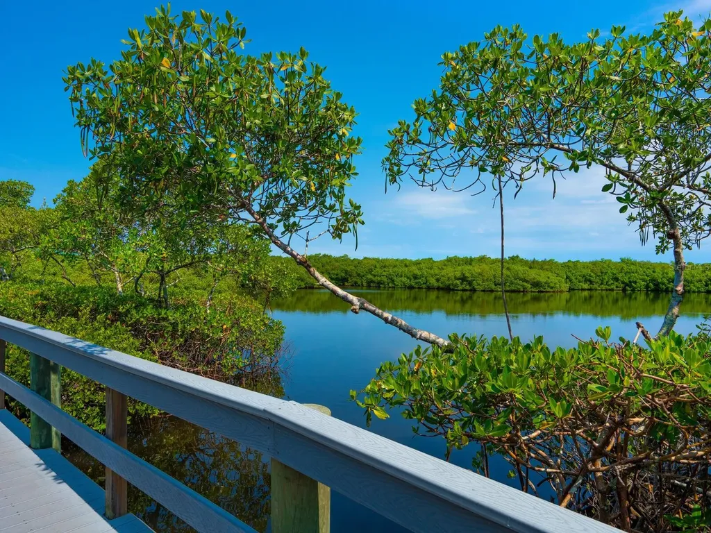 5420 Eagles Point Circle Sarasota FL 34231
