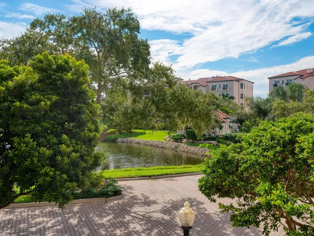 5420 Eagles Point Circle Sarasota FL 34231