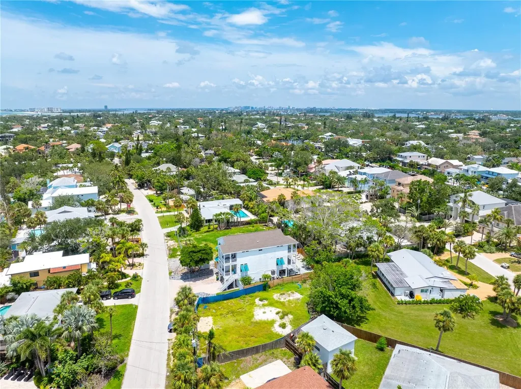5365 Calle Florida Sarasota FL 34242