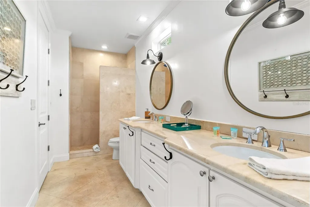 5365 Calle Florida Sarasota FL 34242
