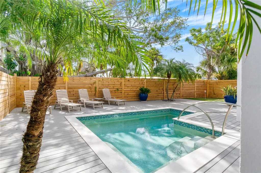 5365 Calle Florida Sarasota FL 34242