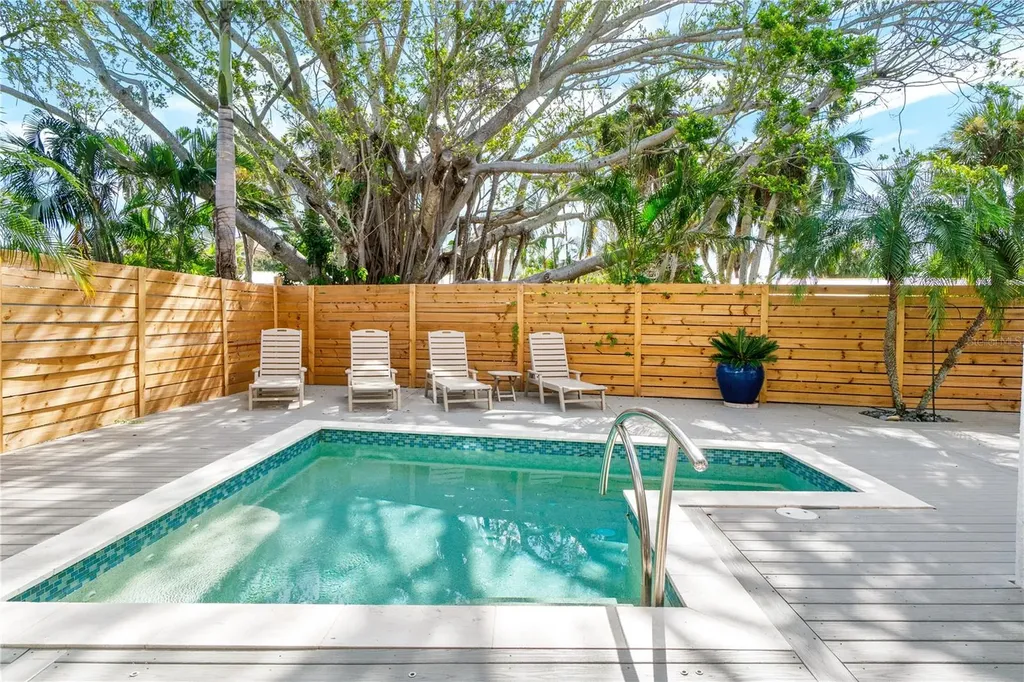 5365 Calle Florida Sarasota FL 34242