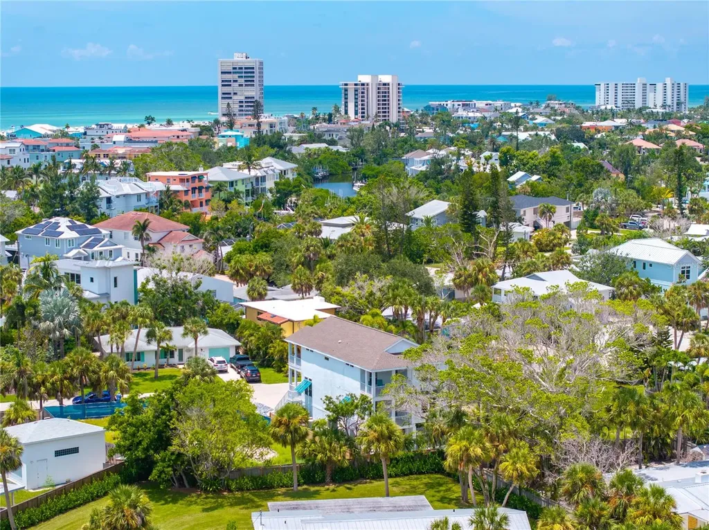 5365 Calle Florida Sarasota FL 34242