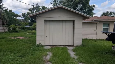 1301 N Barnes Street Plant City FL 33563