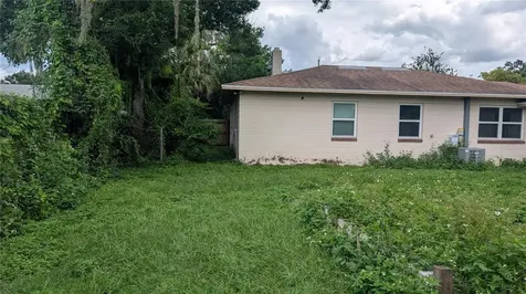 1301 N Barnes Street Plant City FL 33563