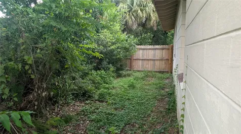 1301 N Barnes Street Plant City FL 33563