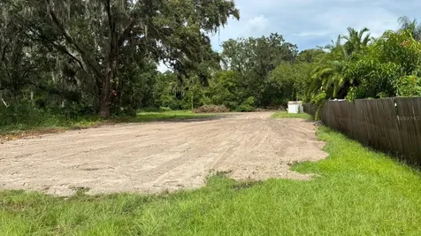 706 E Cherry Plant City FL 33563