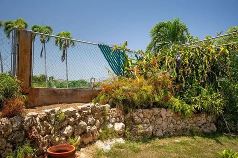 52 Cll Pascua Isabela PR 00662