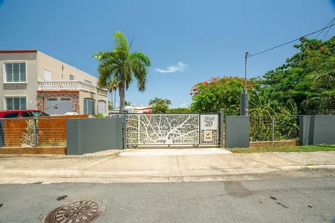 52 Cll Pascua Isabela PR 00662