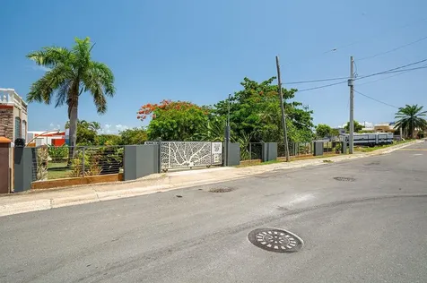 52 Cll Pascua Isabela PR 00662