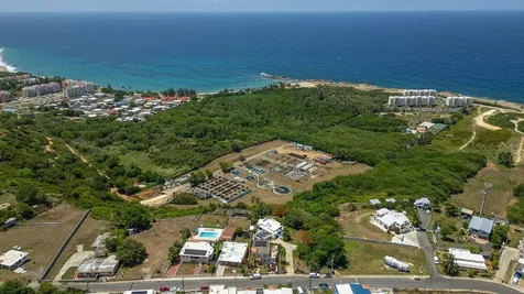 52 Cll Pascua Isabela PR 00662