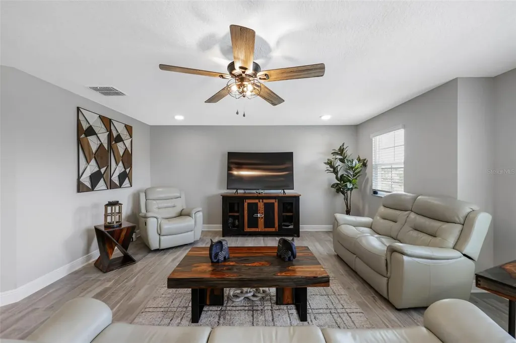 38144 Cobble Creek Boulevard Zephyrhills FL 33540